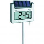 Уличный термометр для дачи TFA на солнечных батареях